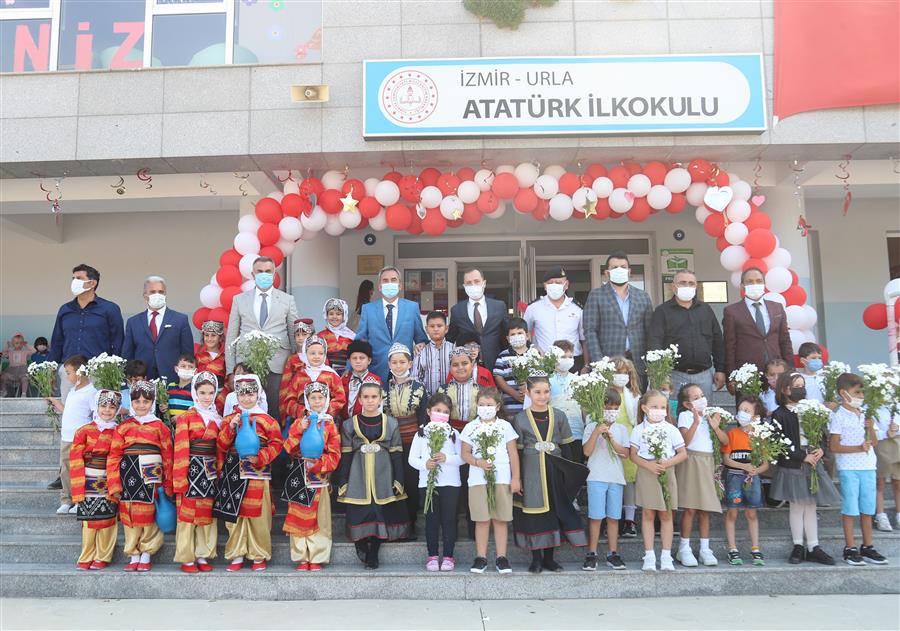 Urla’da İlköğretim Haftası Kutlama Töreni yapıldı