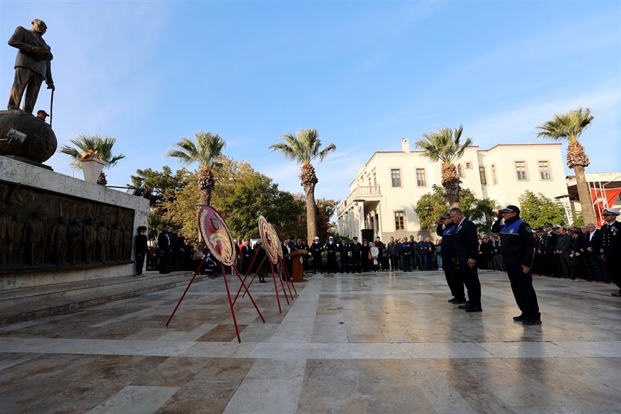 Urla’da saygı ve özlemle Atatürk’e vefa