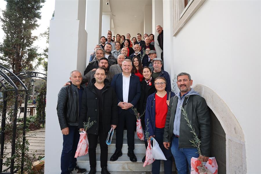 Urla Belediye Başkanı Selçuk Balkan, Yeni Yıl Öncesinde Muhtarlarla Buluştu